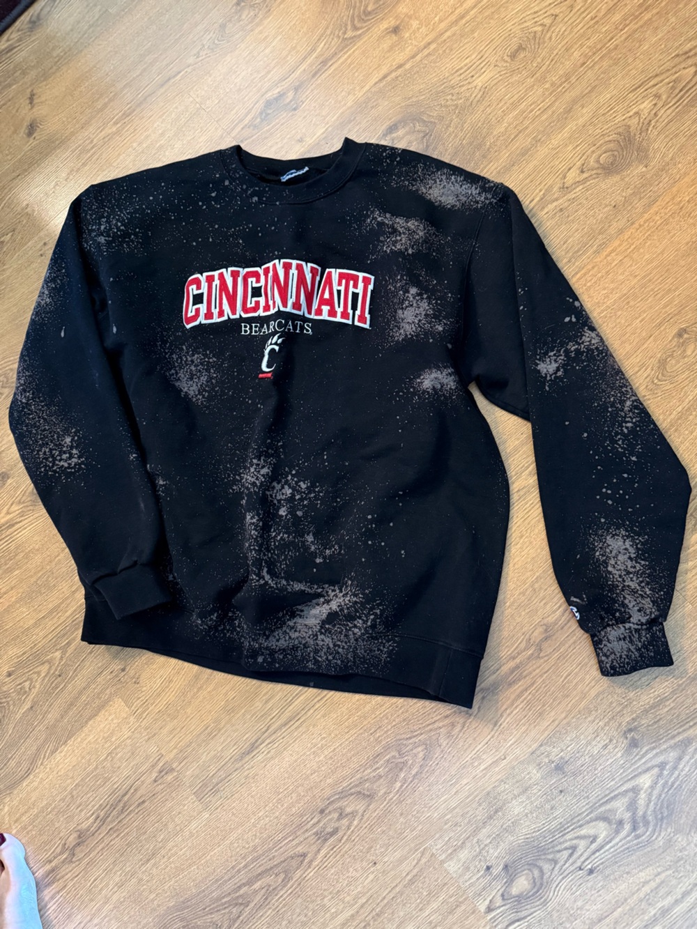 Champion Black Cincinnati Bearcats Crewneck Sweatshirt with Embroidered Logo